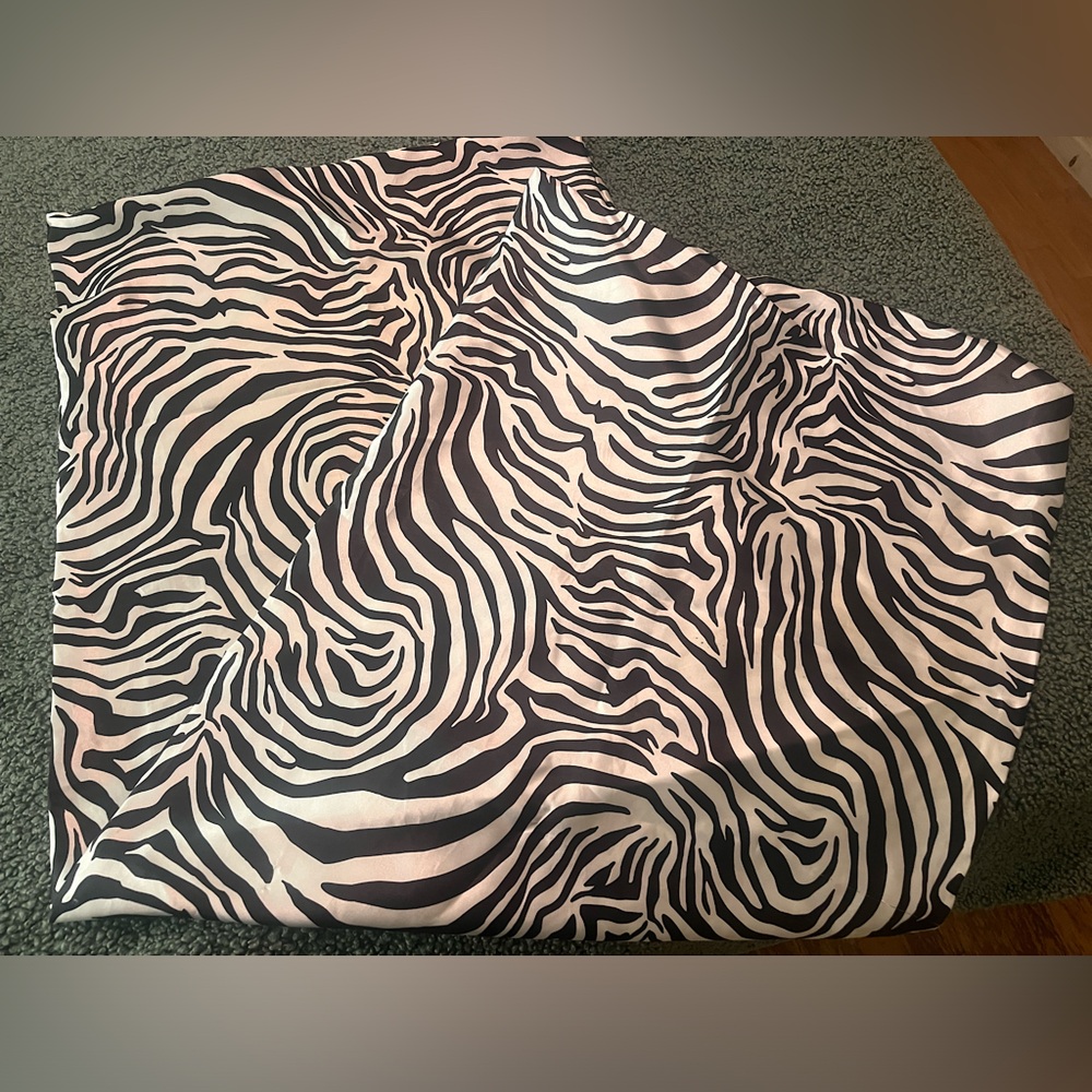 NWOT body pillowcase
